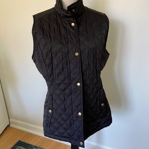 Women’s black lightweight vest